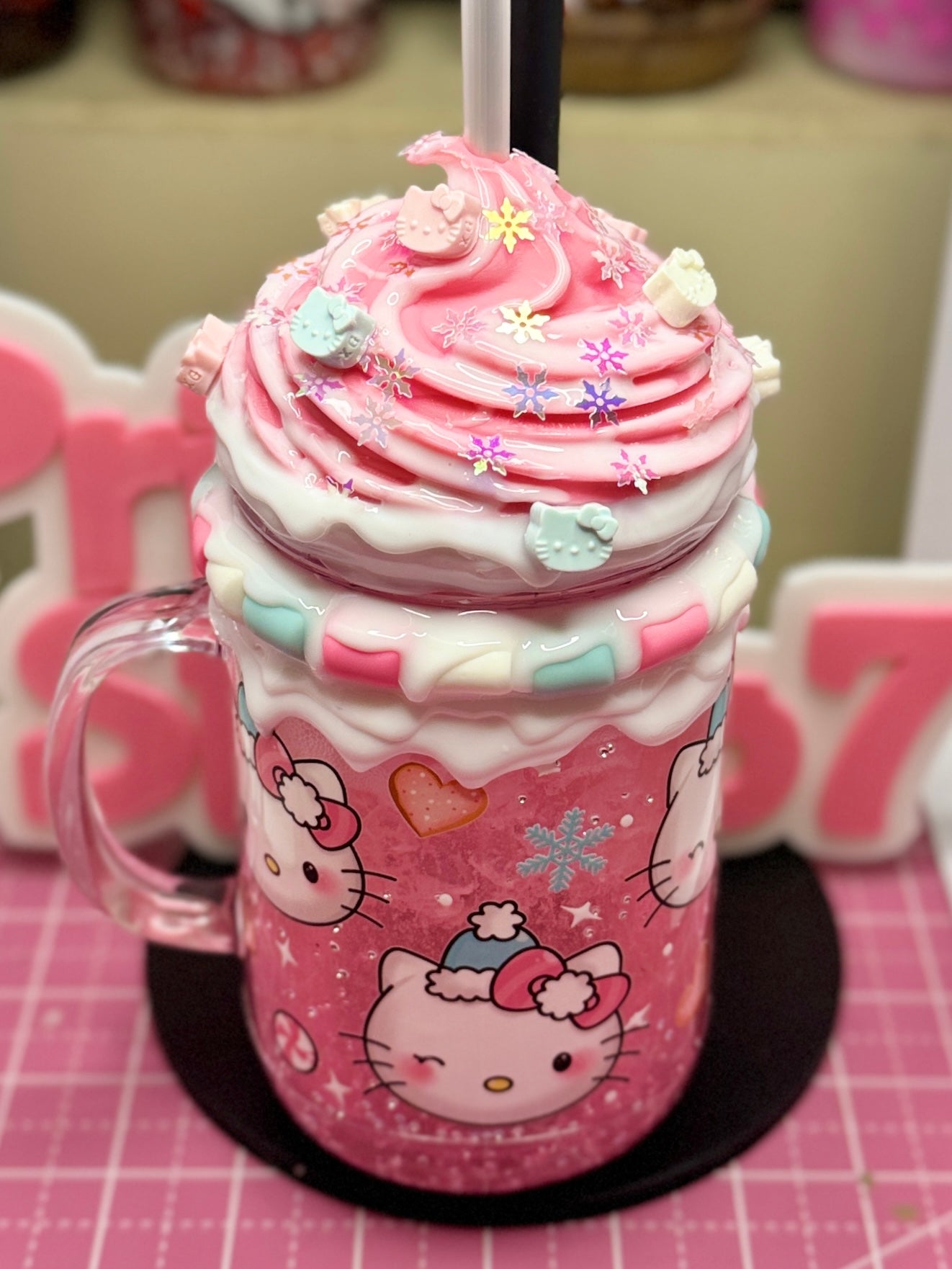 Straw Topper 010126_1