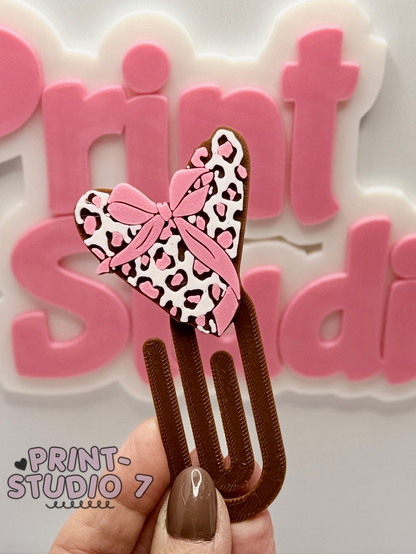 Jumbo Paper Clip 013025-05